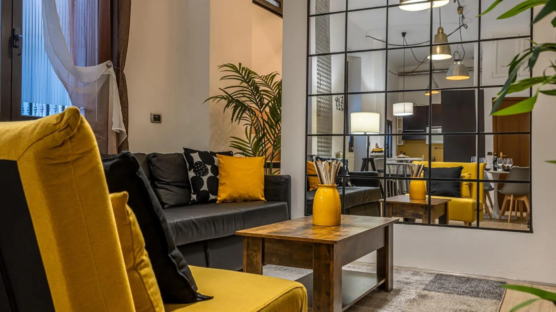 Апартаменты Industrial Loft Near The Centre Of Милан Италия